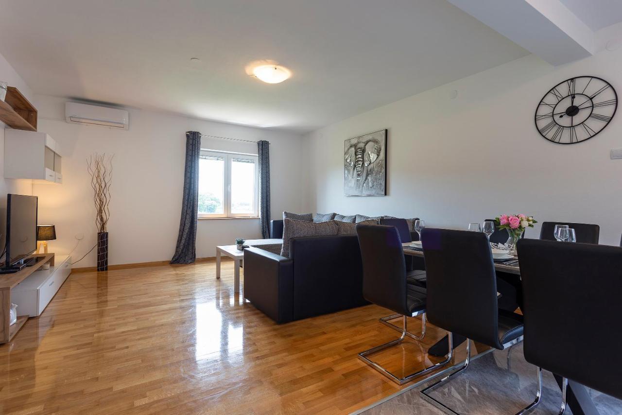 Apartmani Karoca 3 Пула Экстерьер фото