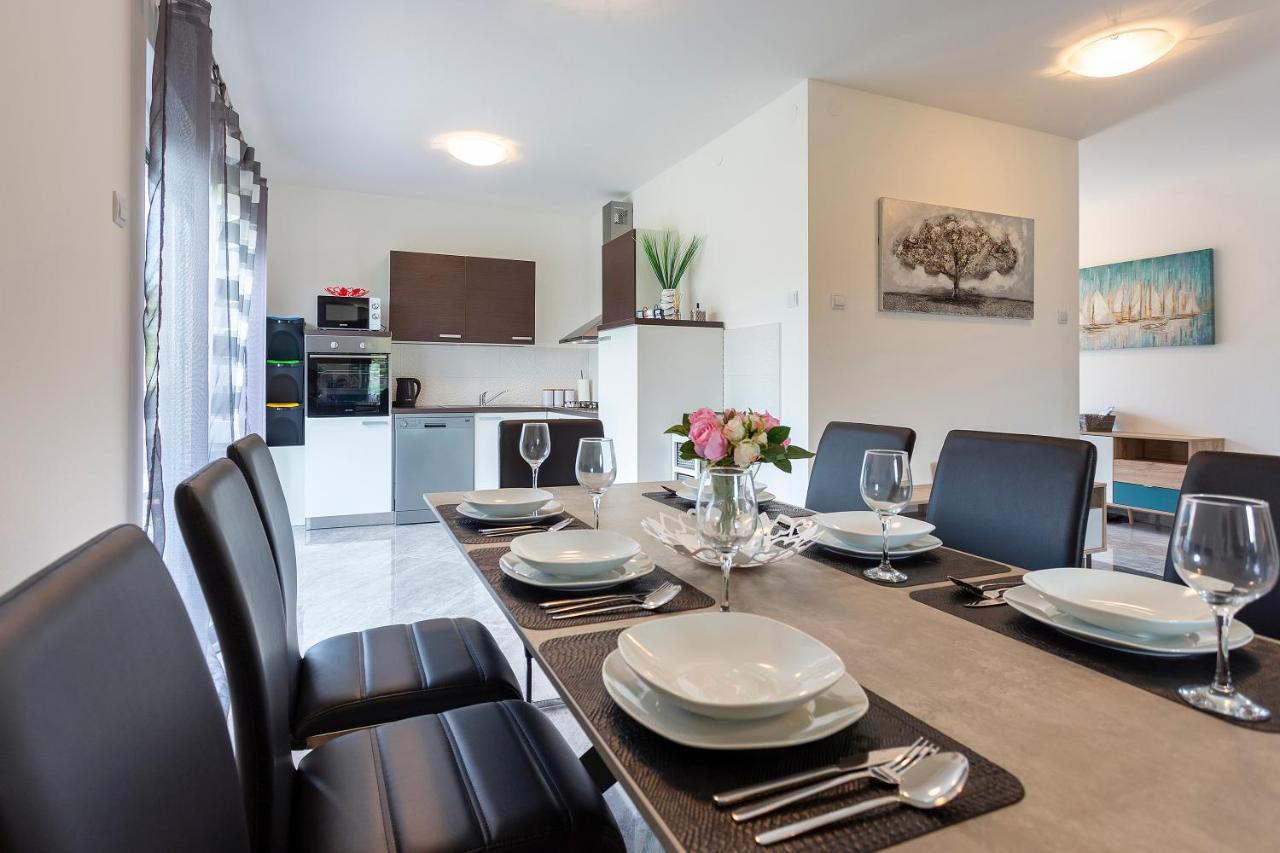 Apartmani Karoca 3 Пула Экстерьер фото
