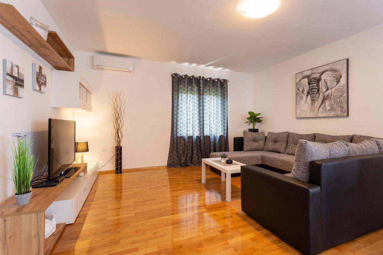 Apartmani Karoca 3 Пула Экстерьер фото