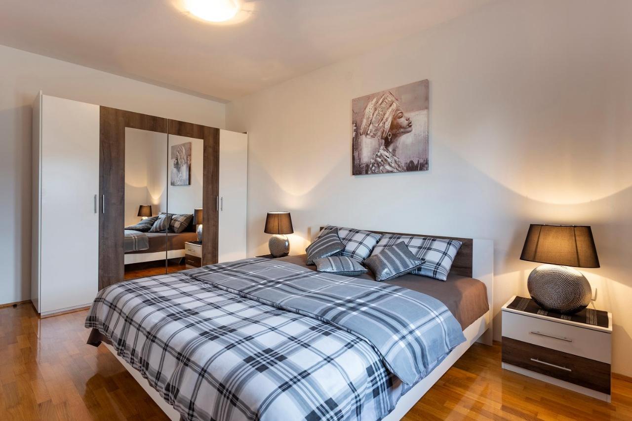 Apartmani Karoca 3 Пула Экстерьер фото