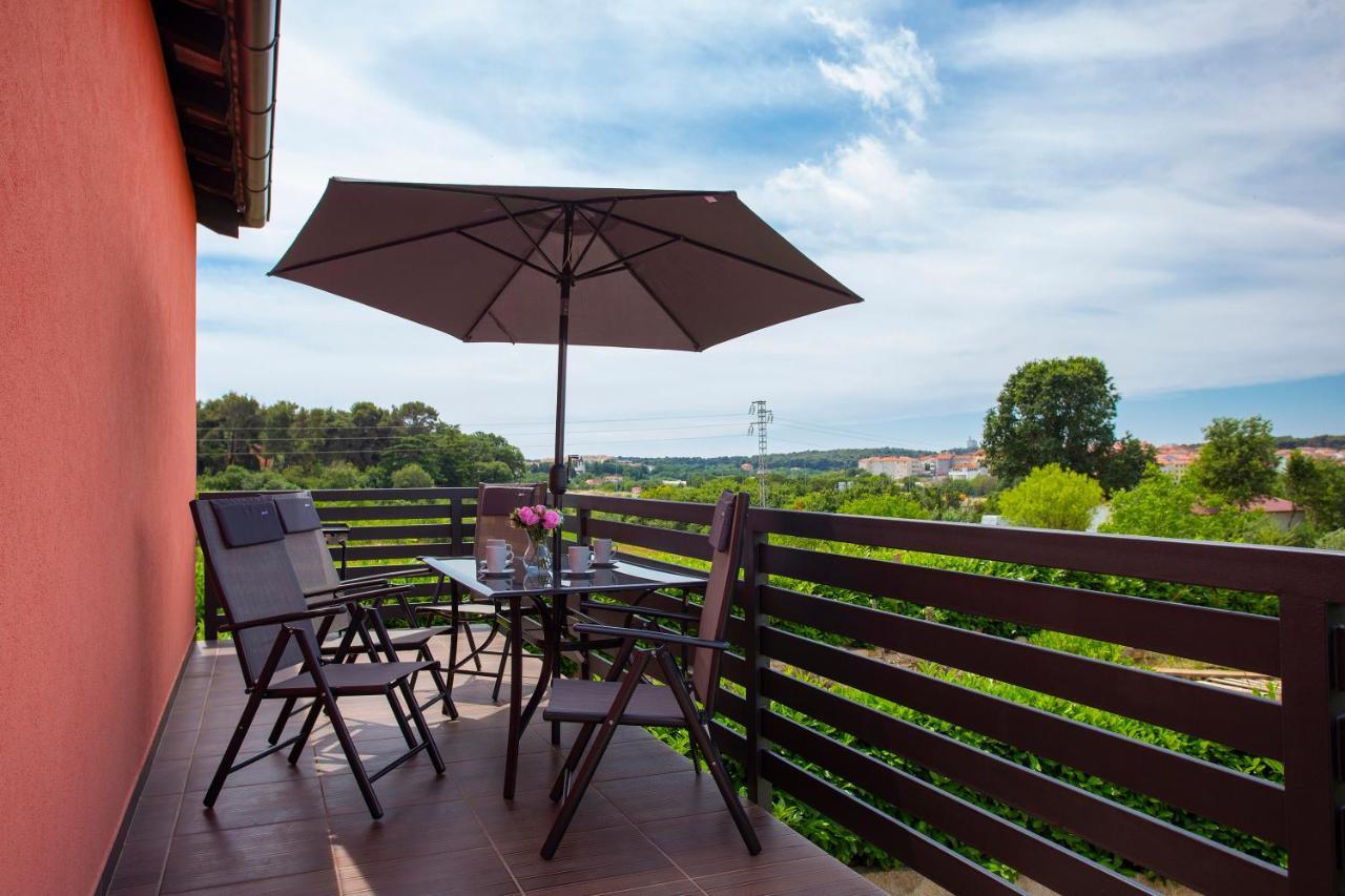 Apartmani Karoca 3 Пула Экстерьер фото