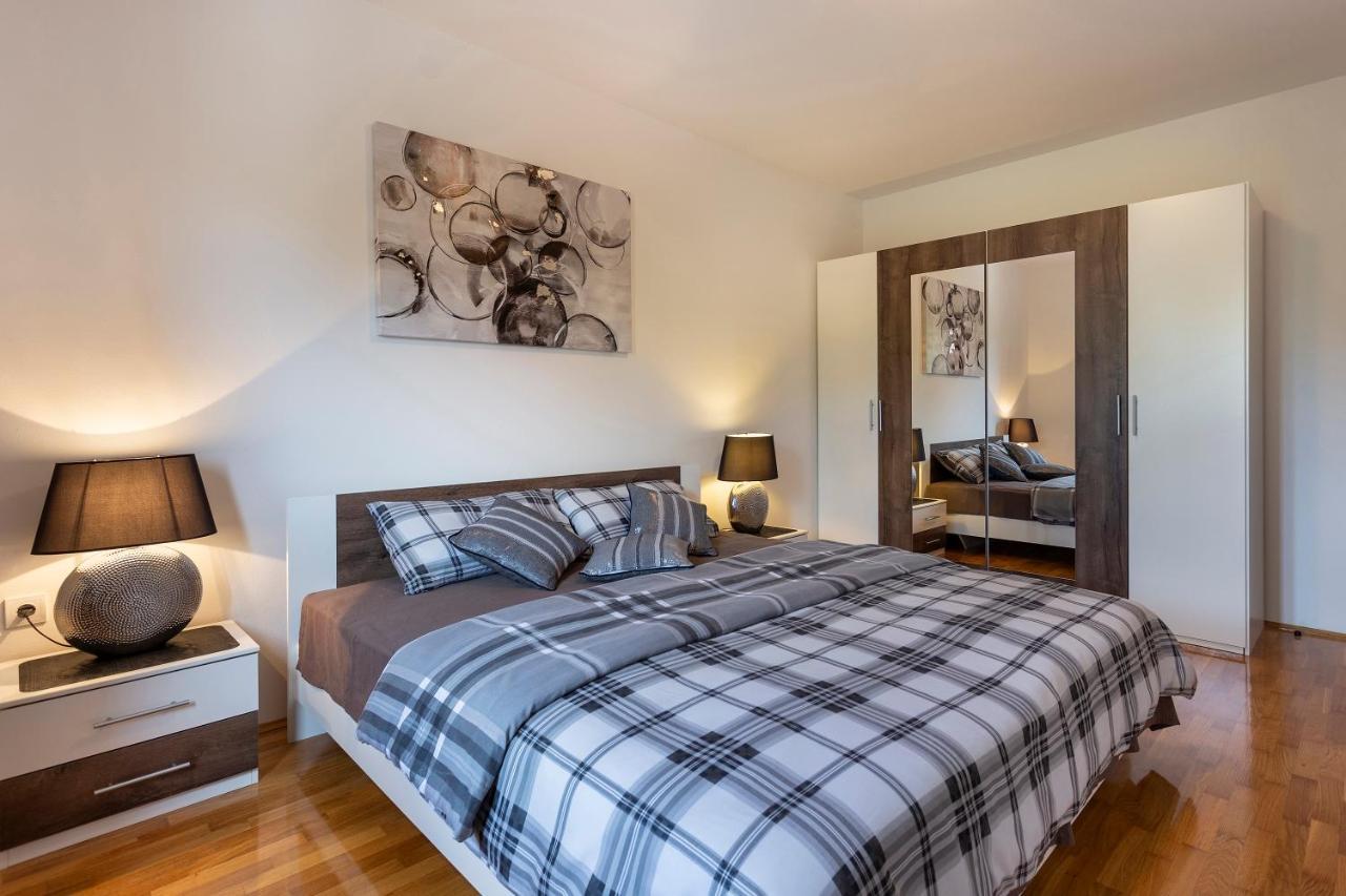 Apartmani Karoca 3 Пула Экстерьер фото